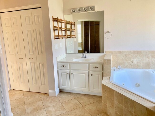 Building Photo - 3BD/2.5BA Home in Chicks Beach with Garage...