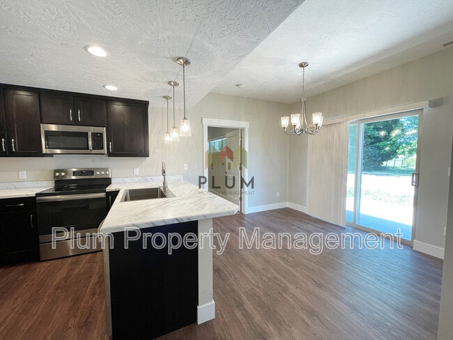 Building Photo - 2795 Hamilton Way