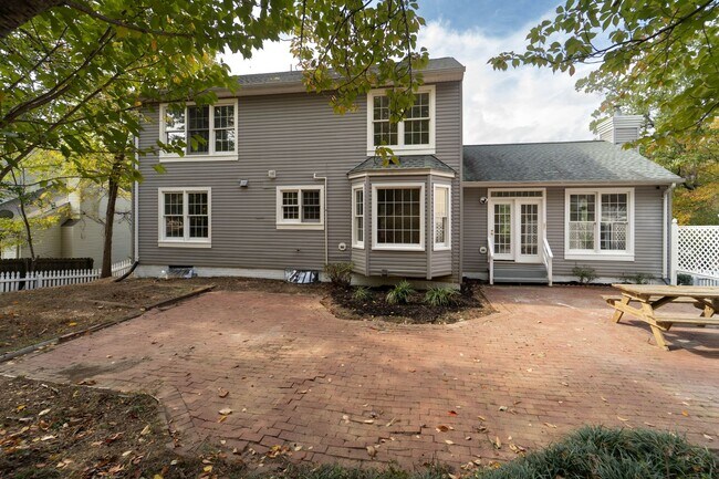 Building Photo - Fabulous Home in Aquia Harbor