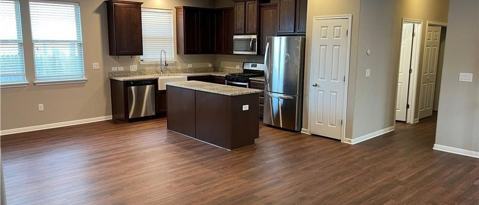 Building Photo - 303 Eagle Brook Ln