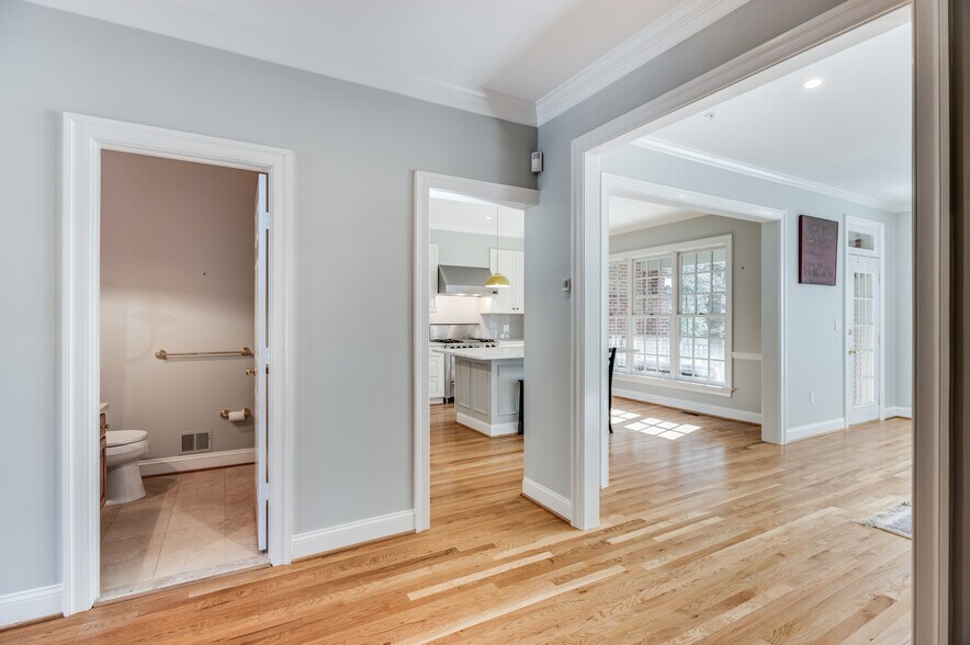 Building Photo - 7802 Hidden Meadow Ter