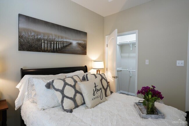 Building Photo - 26 N 59th St