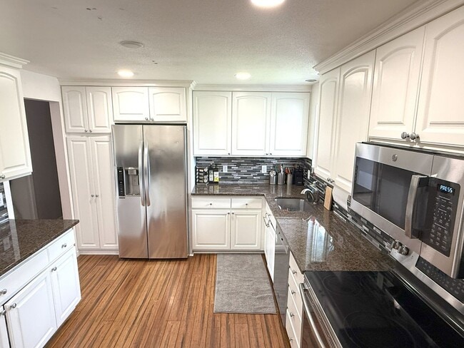 Building Photo - 17215 SW Barcelona Way