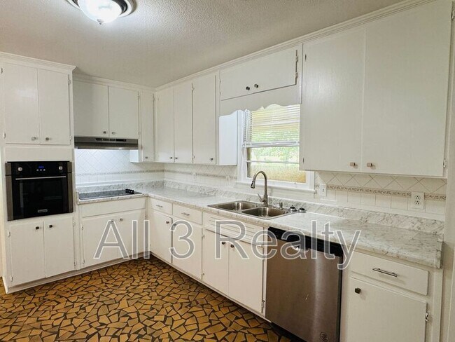Building Photo - 2649 Burkelaun Dr