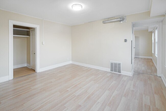 Building Photo - 168 Lunenburg St