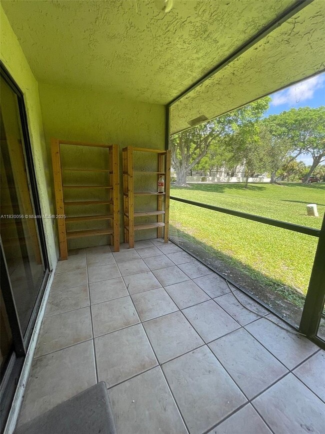 Building Photo - 493 Hardwood Pl