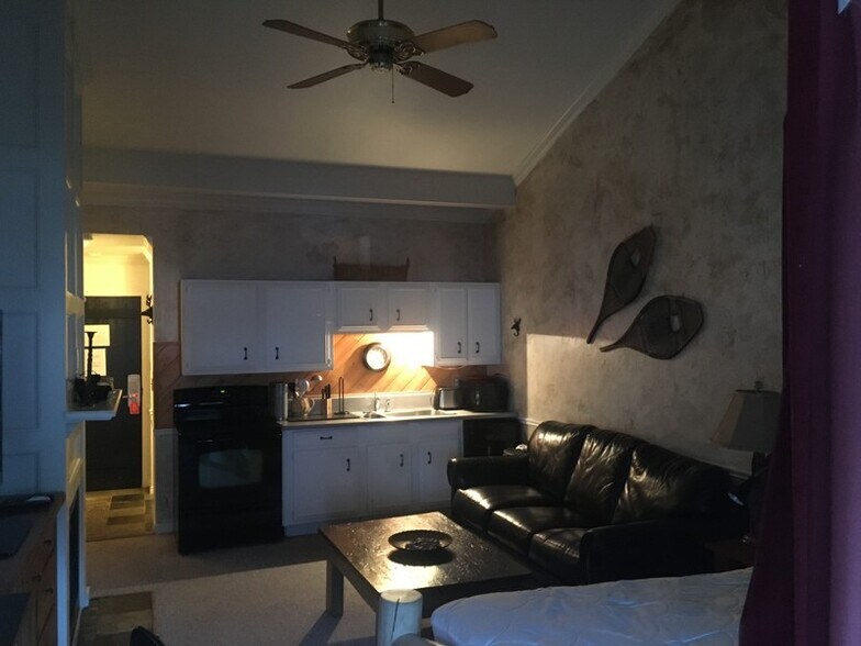 Building Photo - 2305 Sidewinder Dr