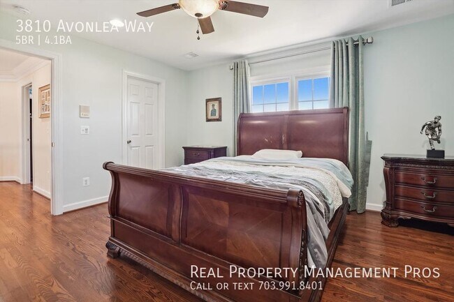 Building Photo - Gated Community, 10 Acres