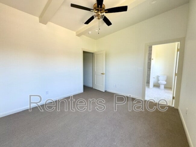 Building Photo - 1140 S Quincy Ave