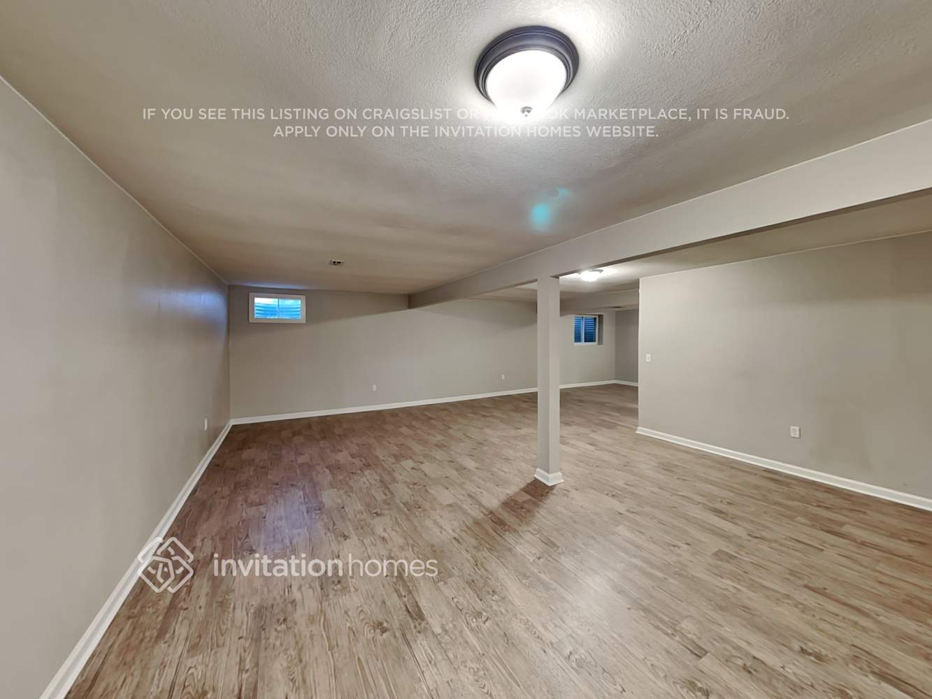 Building Photo - 16725 E Napa Dr