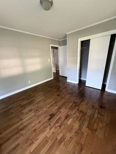 Building Photo - 156 Silver Cir
