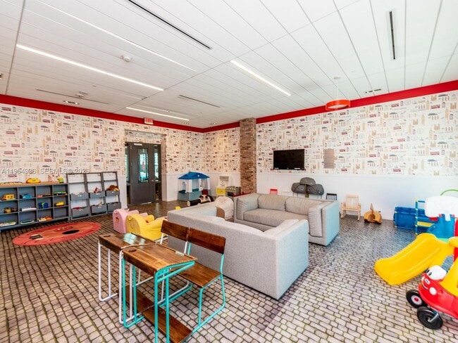 Building Photo - 1080 Brickell Ave