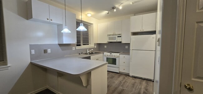 Building Photo - 5106 Green Lake Way N