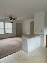 Building Photo - 229 Doughty Dr
