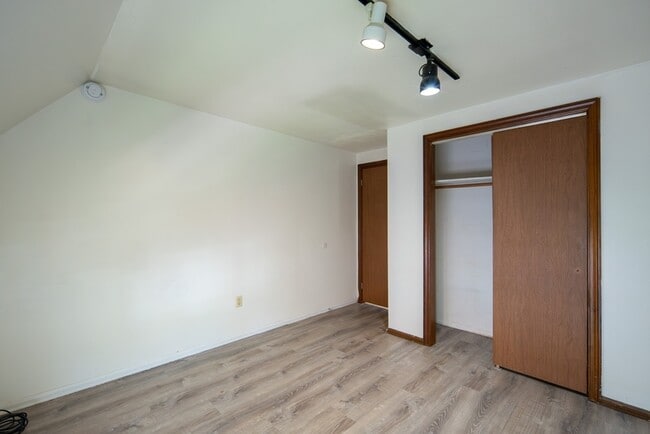 Building Photo - 7 105th St