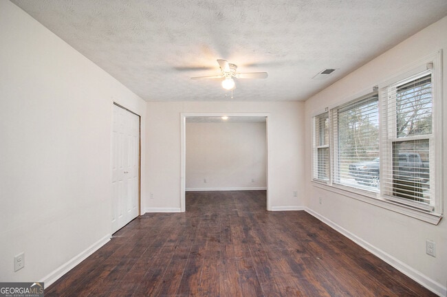 Building Photo - 2087 Austin Dr