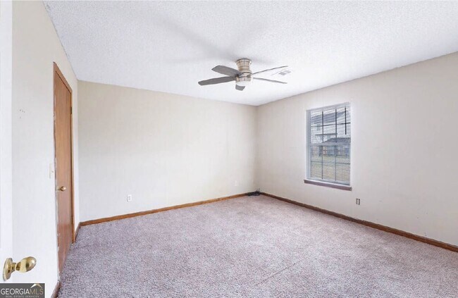 Building Photo - 124 Evergreen Trail SE
