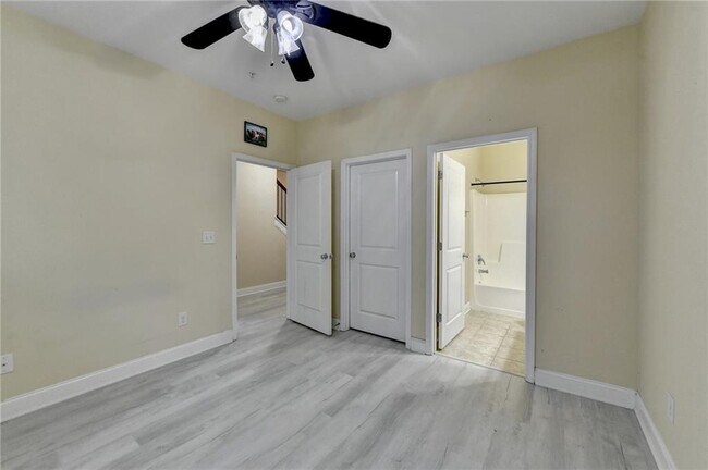 Building Photo - 2405 Tenor Ln