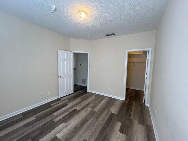 Building Photo - One Bedroom Condo on Whitemarsh Island