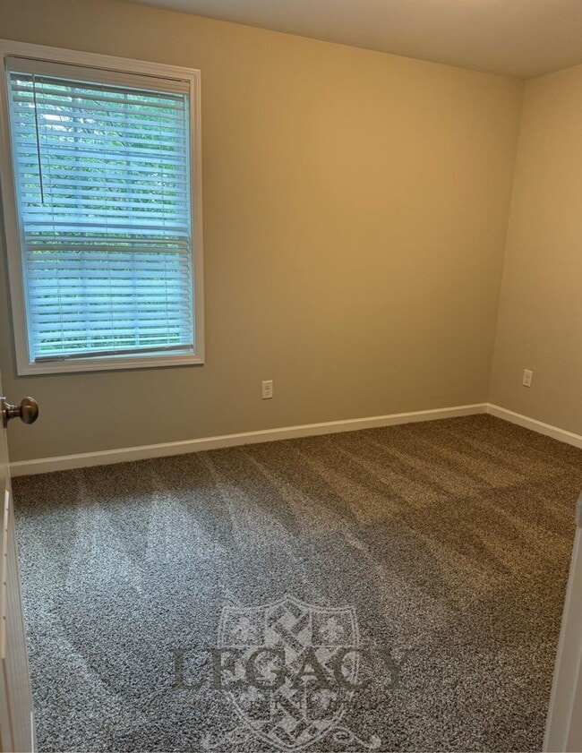 Building Photo - 748 Pippin Dr