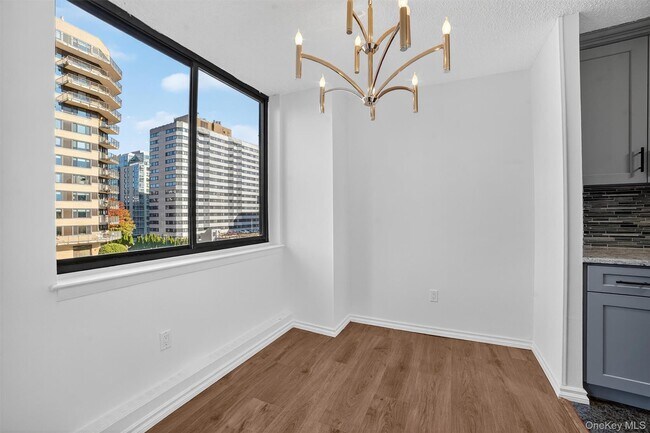 Building Photo - 25 Rockledge Ave