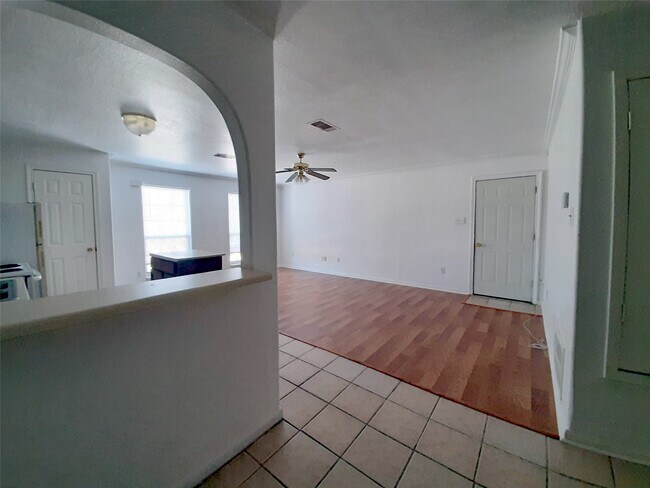 Building Photo - 4542 Otterbury Dr