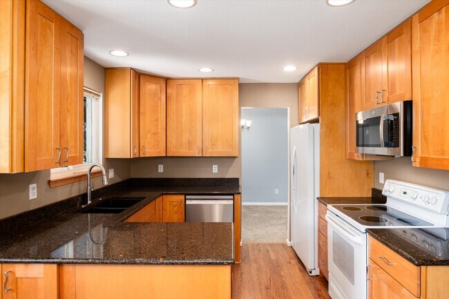 Building Photo - 13123 Spica Dr