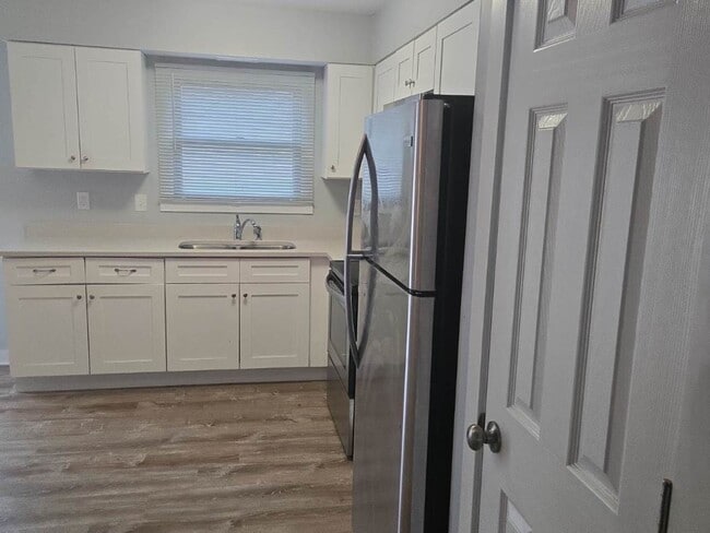 Building Photo - 308 Heustis St