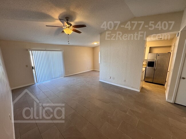 Building Photo - Move In Special  - 3/2/2 in a Great Commun...