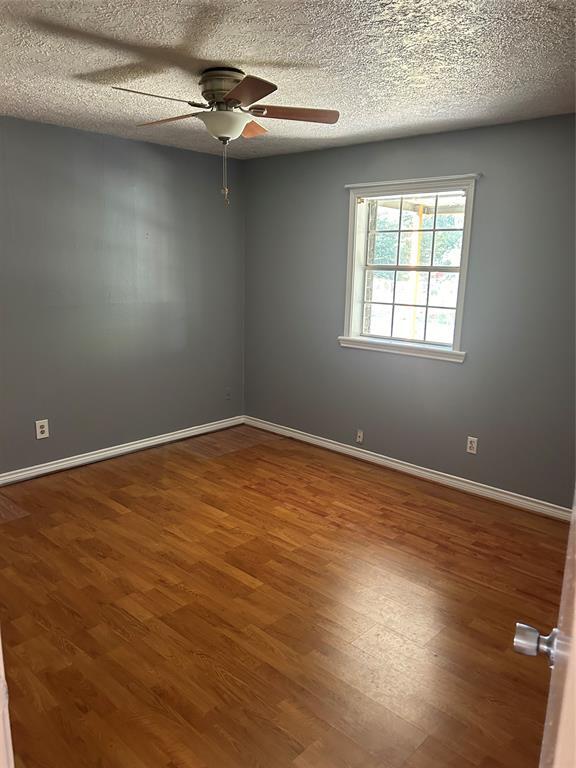 Building Photo - 302 Arrowhead Dr
