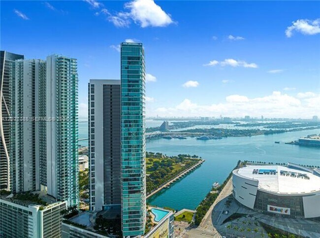 Building Photo - 900 Biscayne Blvd