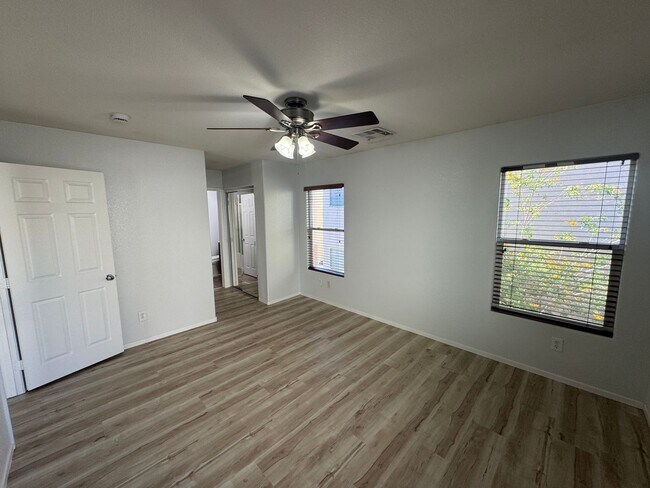 Building Photo - Charming 3 Bedroom, 3 Bathroom, 2-Story Ho...