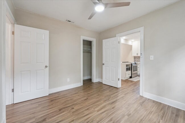 Building Photo - Charming Midtown Home – Updated and Move-I...