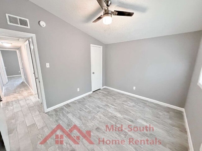 Building Photo - 1775 Colonial Hills Dr