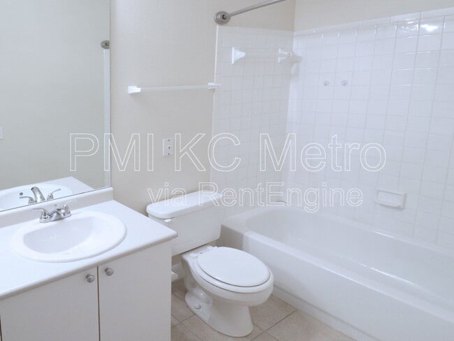 Building Photo - 11624 Tomahawk Creek Pkwy