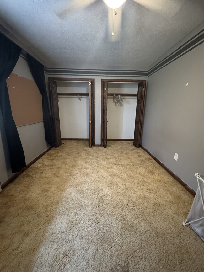 Building Photo - 3 bedroom 2 Bathroom home