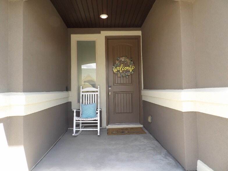 Building Photo - 6520 Golden Briar Ln