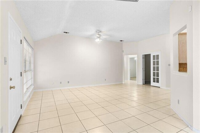Building Photo - 1709 Jonquil Ave