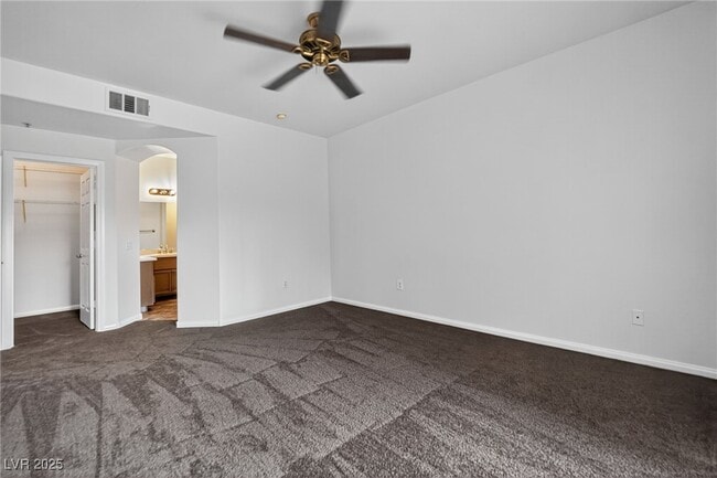Building Photo - 7701 W Robindale Rd