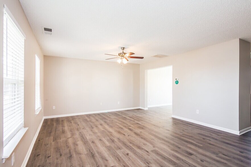 Building Photo - 427 Amhurst St SW