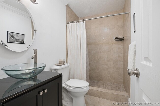 Building Photo - 6287 Bay Club Dr