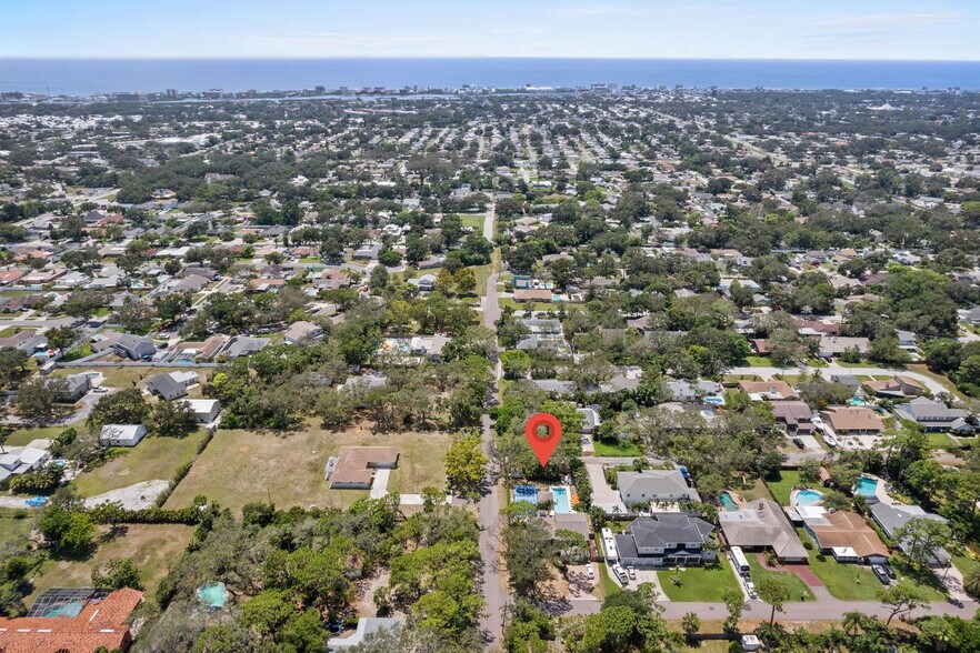 Building Photo - 9800 E Bay St