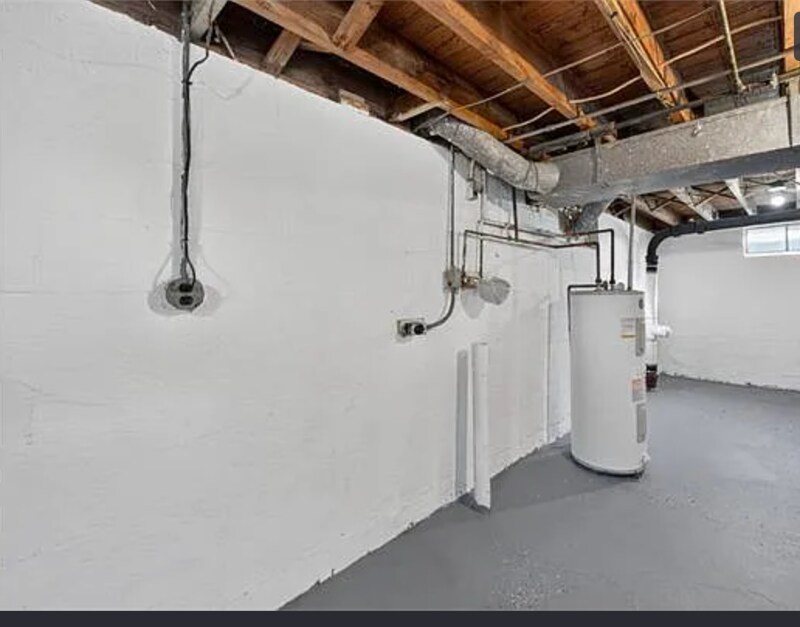 Building Photo - 6166 Emerald Ave