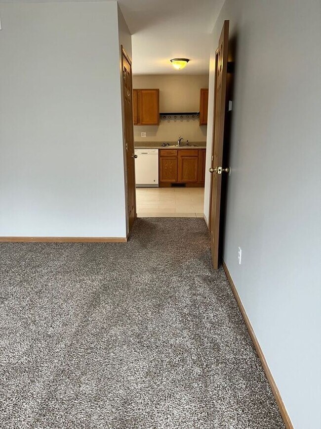 Building Photo - 1806 Dainesway Dr