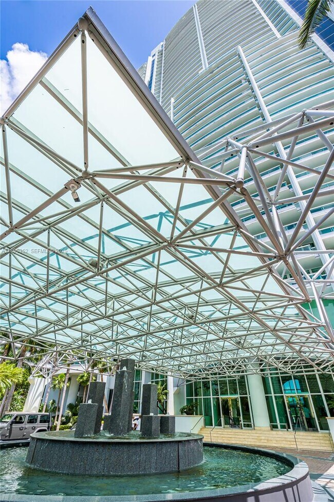 Building Photo - 1643 Brickell Ave