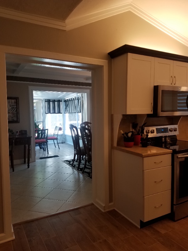 Building Photo - 2216 Capri Dr