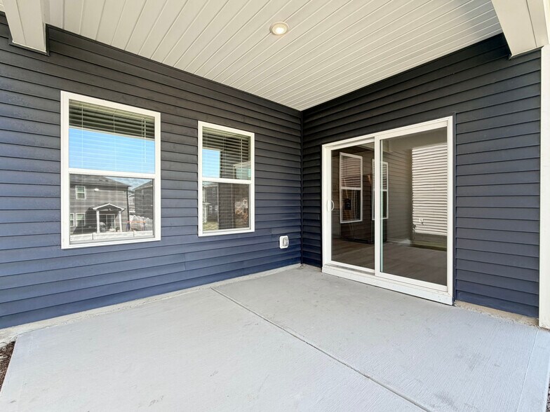 Building Photo - 645 Red River Dr