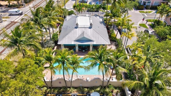 Building Photo - 255 NE 3rd Ave