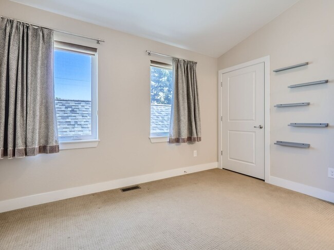 Building Photo - COMING IN  May!!!!!!  Spacious 4 Bedroom, ...