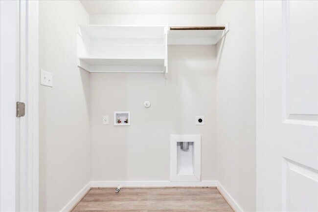 Building Photo - 496 Fieldwood Dr